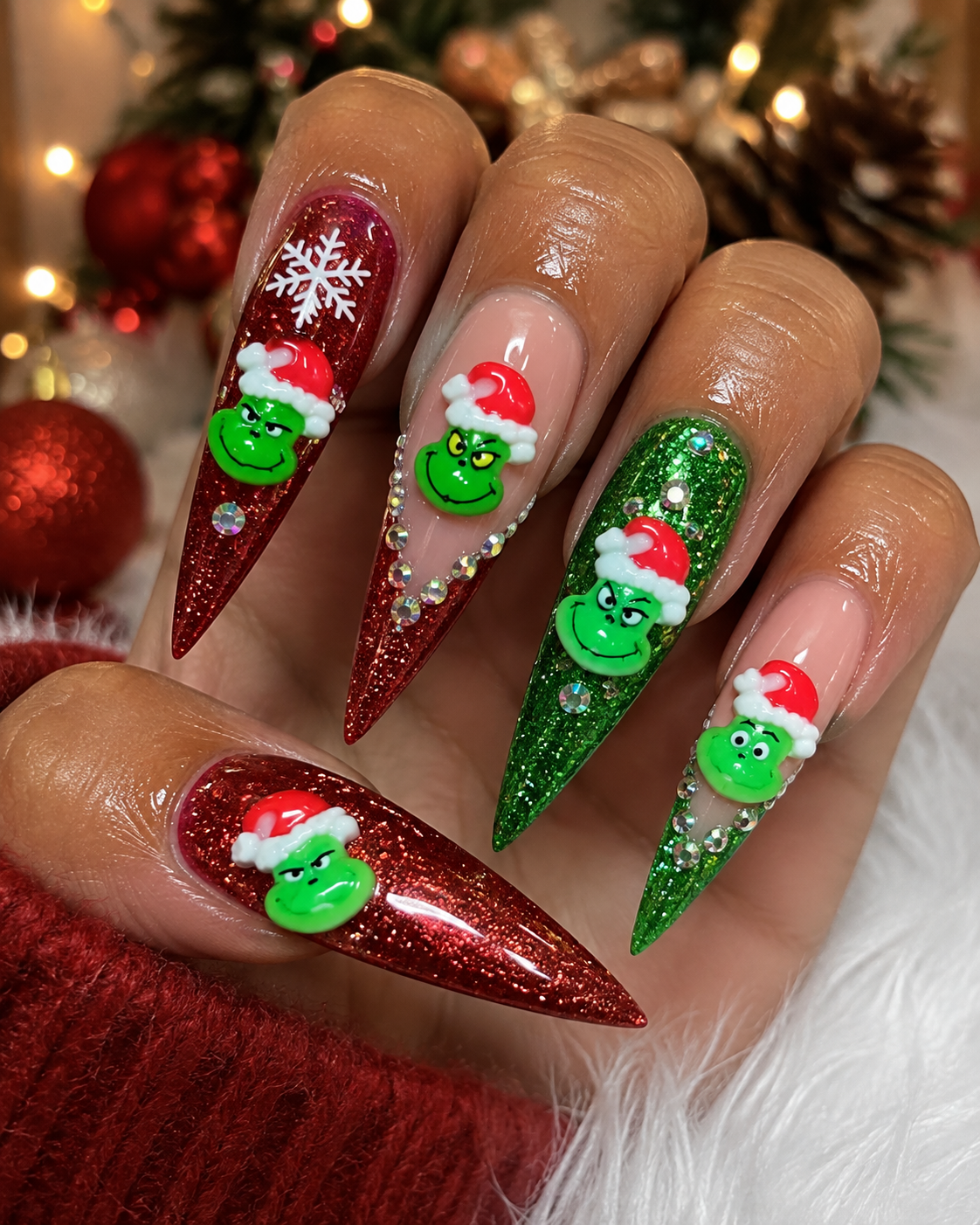 Mischievous Green Christmas Face Nail Charms – Grinch-Inspired Holiday Nail Art