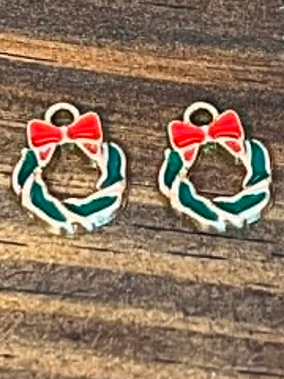 Christmas Wreath Dangle Earrings – Festive Holiday Jewelry